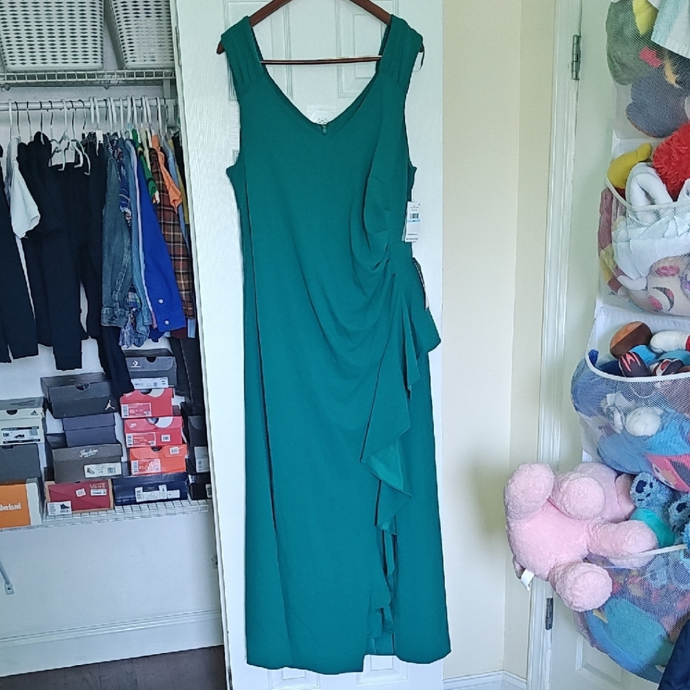 Alex Evenings Teal Sleeveless Ruched Maxi Dress